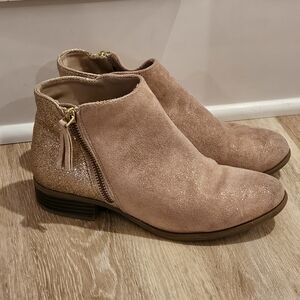 Big girls size 4 nude rose gold sparkle booties ankle boots zipper sparkle.  EUC